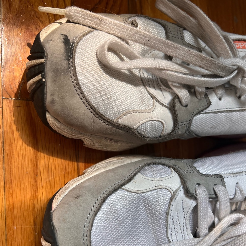Used Adidas Falcons - Picture 3 of 7